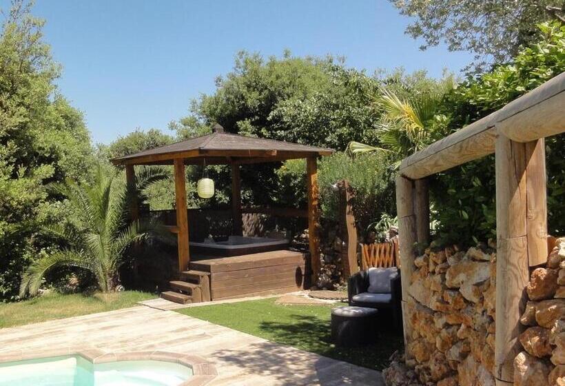 צימר Domaine De La Borie Yourhosthelper