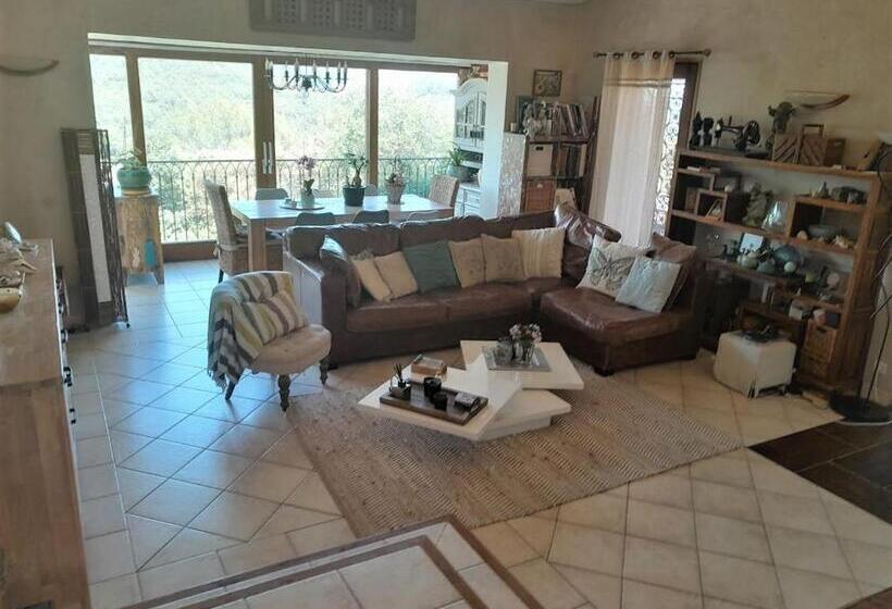 צימר Domaine De La Borie Yourhosthelper