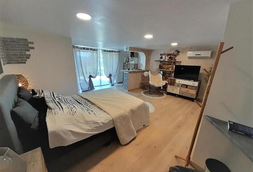 צימר Domaine De La Borie Yourhosthelper