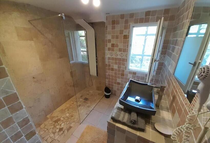 צימר Domaine De La Borie Yourhosthelper