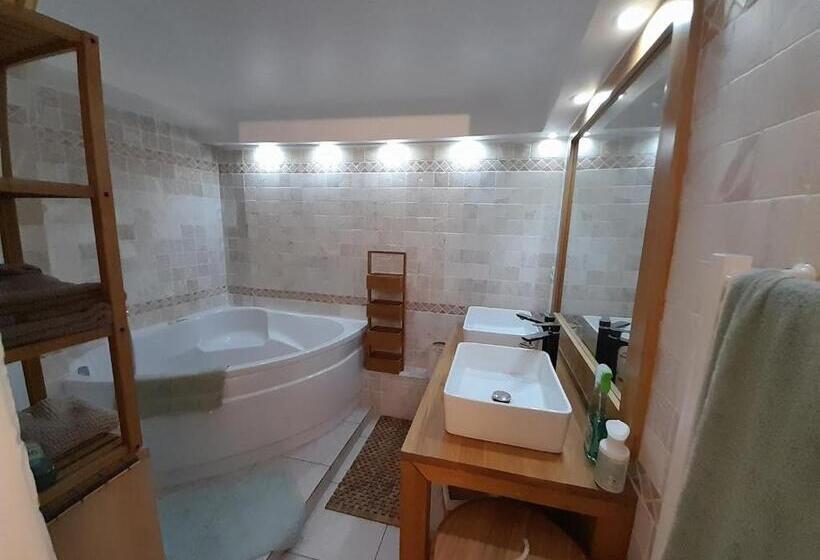 צימר Domaine De La Borie Yourhosthelper