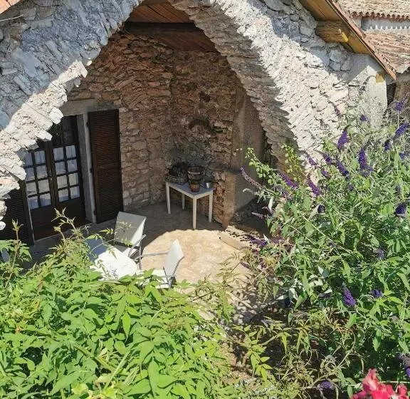 Aamiaismajoitus (B&B) Le Barry Du Grand Chemin