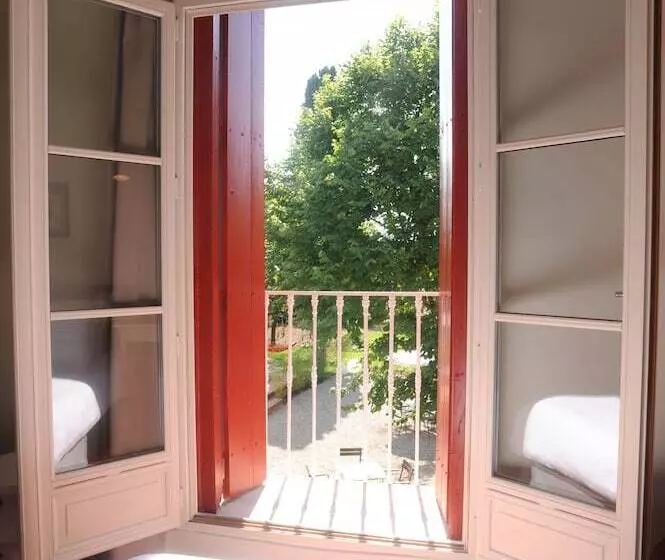 تختخواب و صبحانه Les Chambres D'andrea