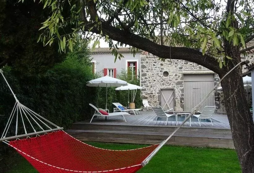 تختخواب و صبحانه Les Chambres D'andrea
