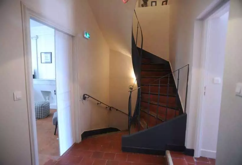 تختخواب و صبحانه Les Chambres D'andrea