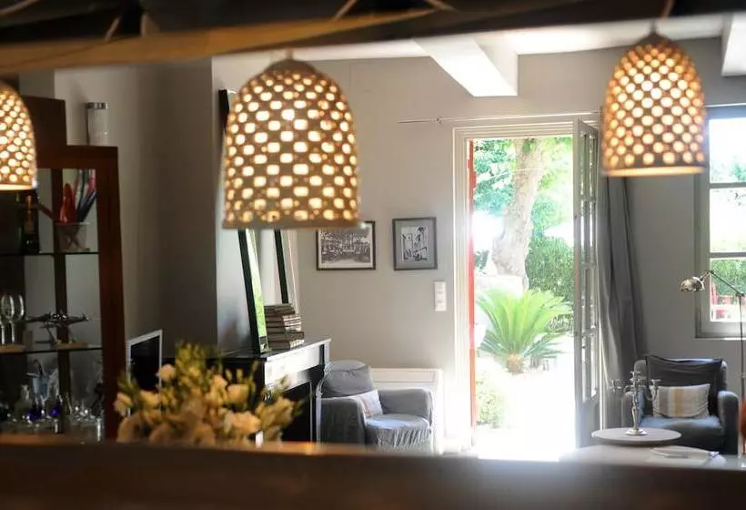 تختخواب و صبحانه Les Chambres D'andrea