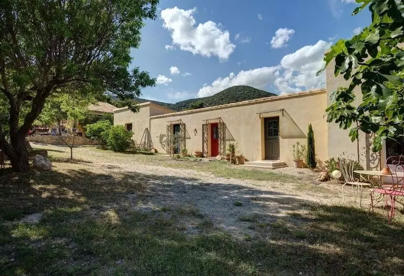 Aamiaismajoitus (B&B) Les Gargoulettes