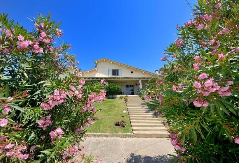 צימר Mas Saint Ange