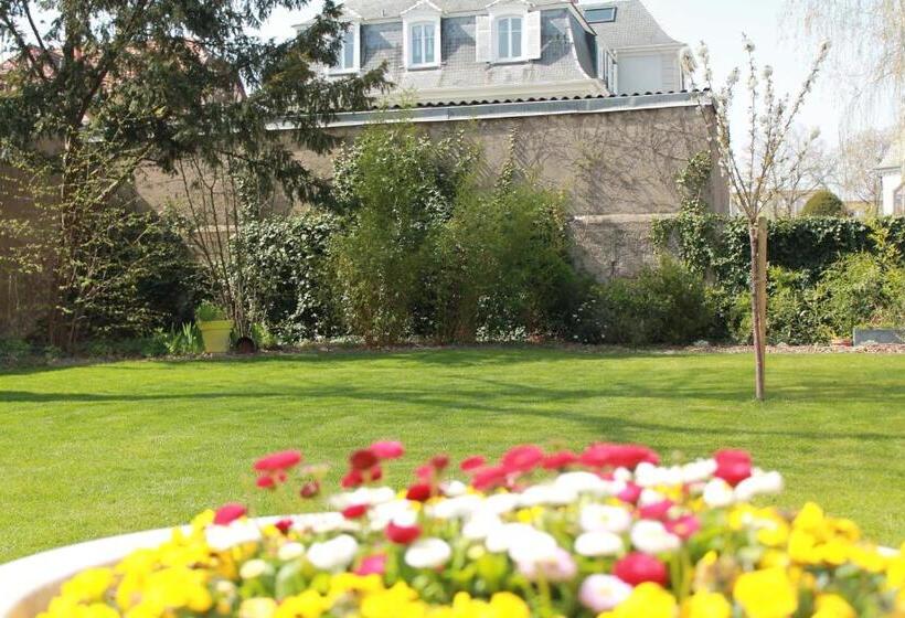 Aamiaismajoitus (B&B) Villa Elyane