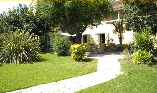 هتل Auberge Les Oliviers