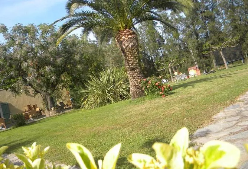 هتل Auberge Les Oliviers