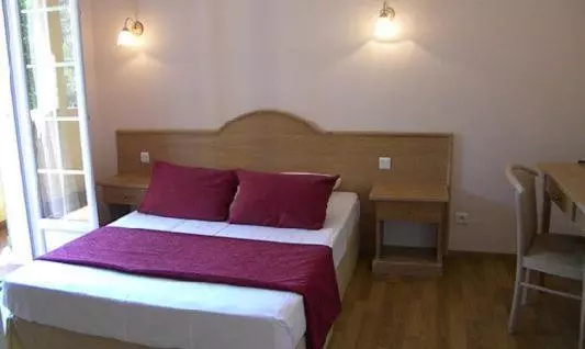 هتل Auberge Les Oliviers