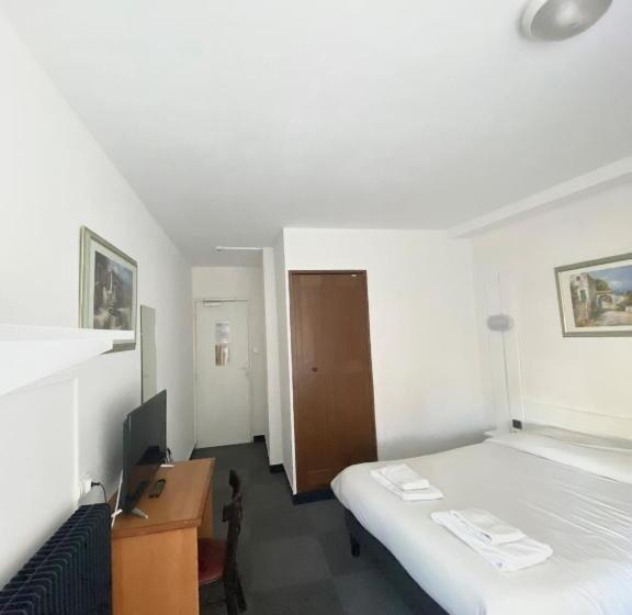 בית מלון כפרי Du Centre Lucé Chartres