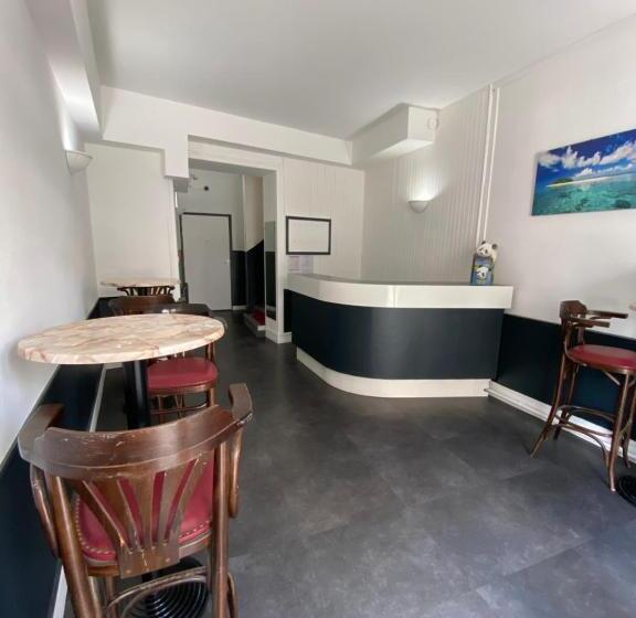 בית מלון כפרי Du Centre Lucé Chartres