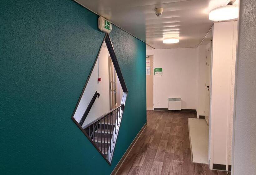 בית מלון כפרי F1 Pontarlier