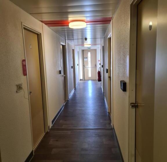 בית מלון כפרי F1 Pontarlier