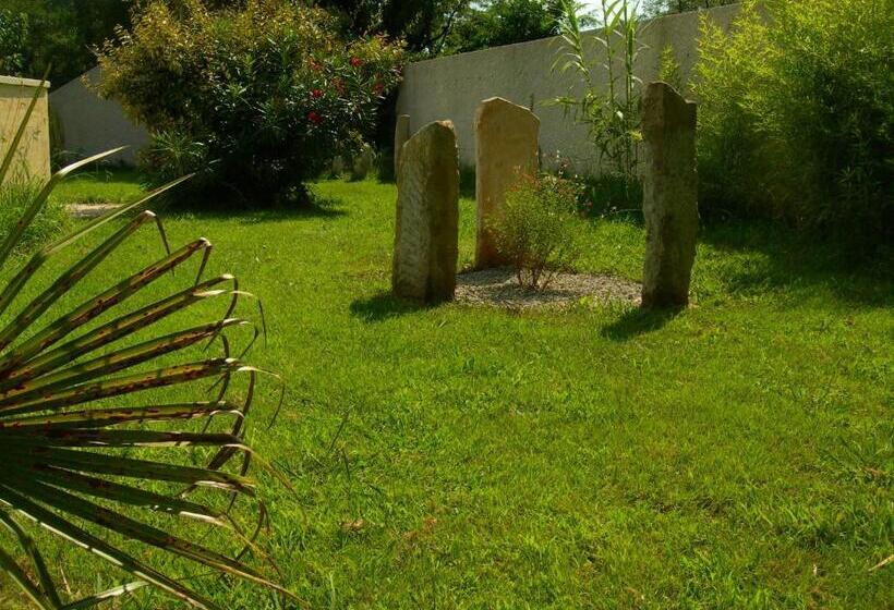 ホテル Hôtel De La Madeleine à Tornac