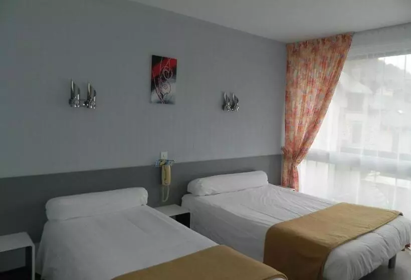 ホテル Logis Hôtel L Elancèze