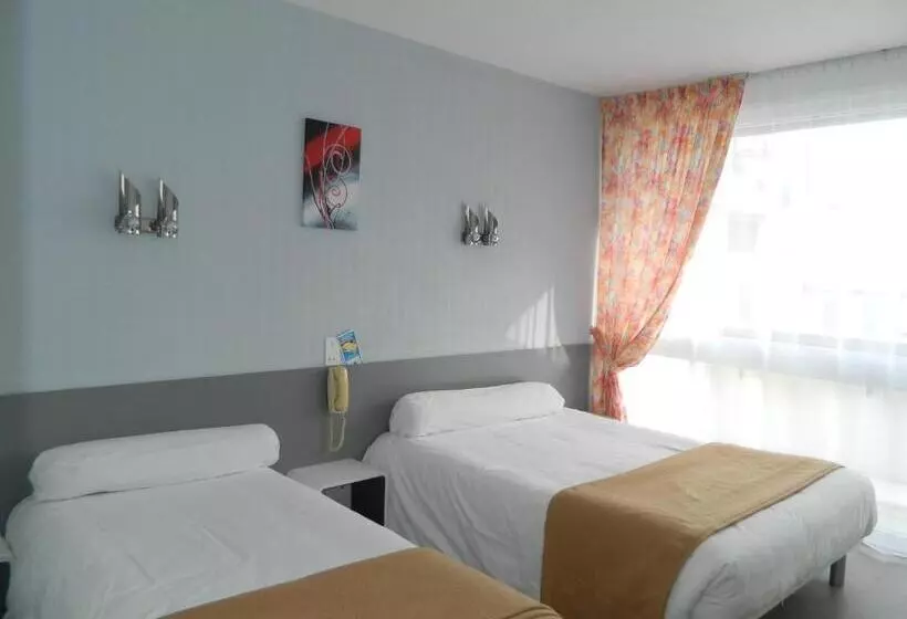 ホテル Logis Hôtel L Elancèze