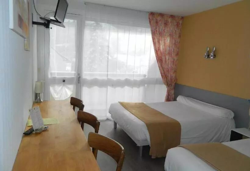 ホテル Logis Hôtel L Elancèze