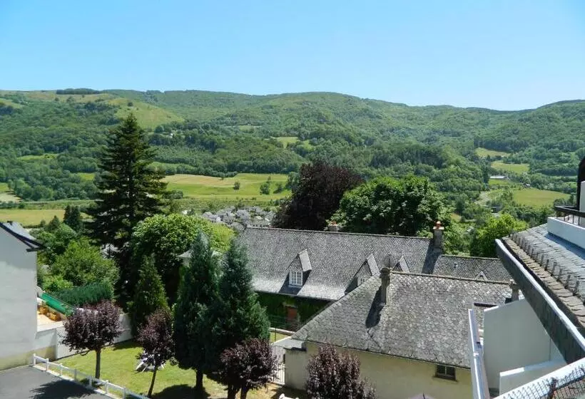 ホテル Logis Hôtel L Elancèze