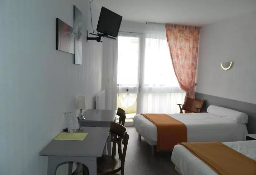 ホテル Logis Hôtel L Elancèze