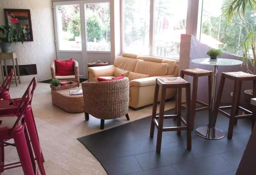 هتل Les Gravades Ussel