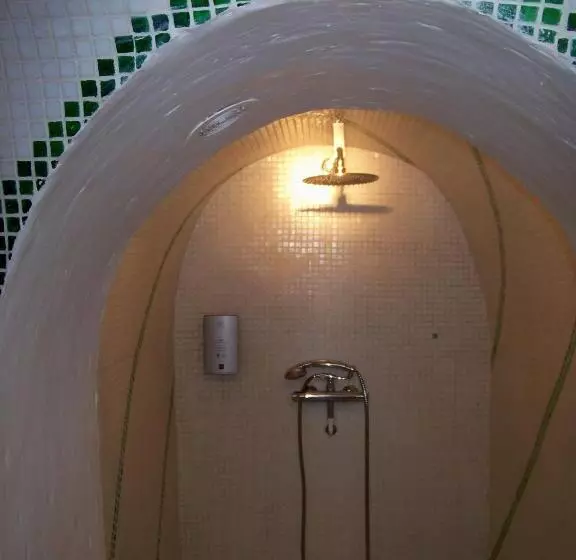 هتل Logis Hôtels Troglododo