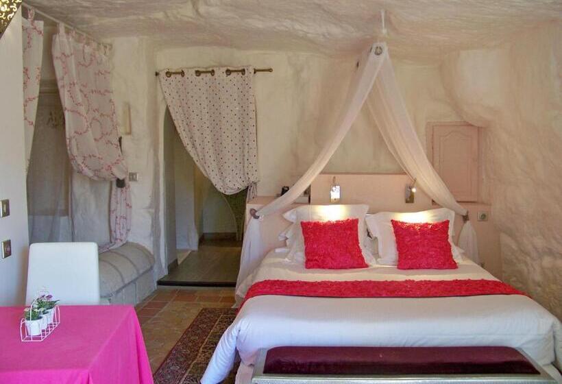 ホテル Logis Hôtels Troglododo