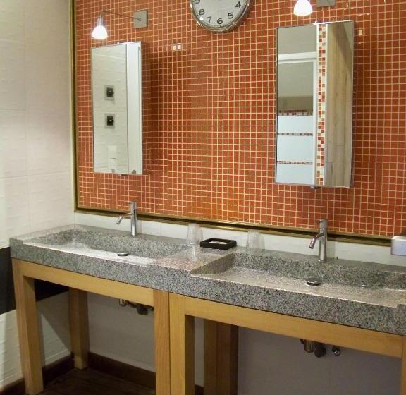 ホテル Logis Hôtels Troglododo