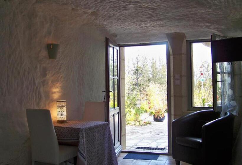 ホテル Logis Hôtels Troglododo