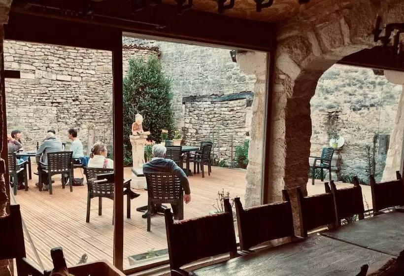 ベッドアンドブレックファースト Auberge De L Abbatiale