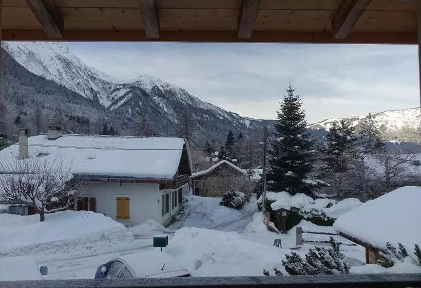 تختخواب و صبحانه Chalet De Pascaline
