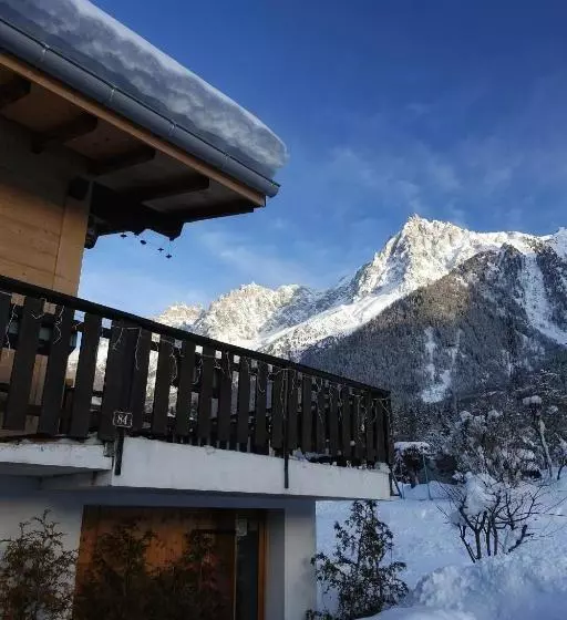 تختخواب و صبحانه Chalet De Pascaline
