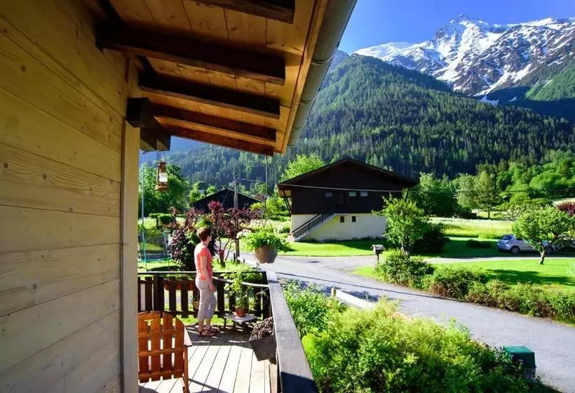 تختخواب و صبحانه Chalet De Pascaline