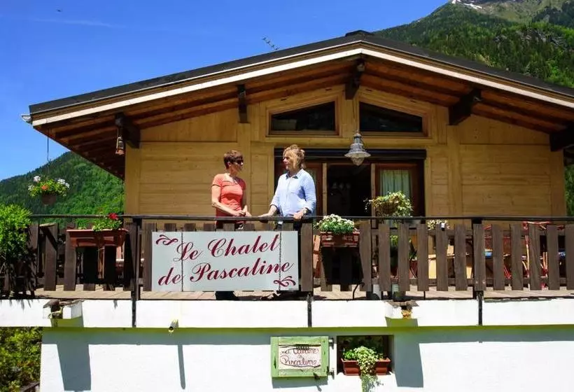 تختخواب و صبحانه Chalet De Pascaline