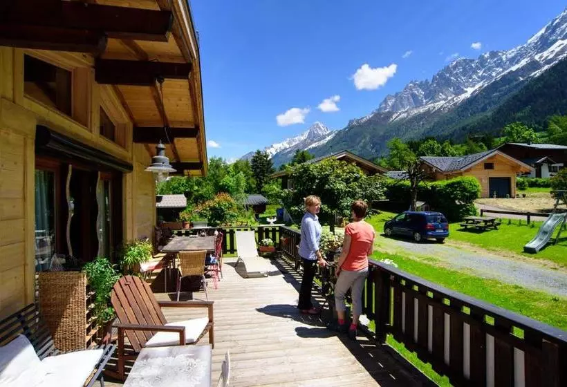 تختخواب و صبحانه Chalet De Pascaline