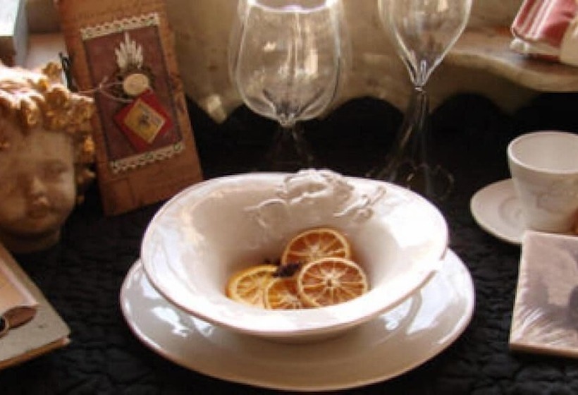 مبيت وإفطار Les Demoiselles De Ladoix