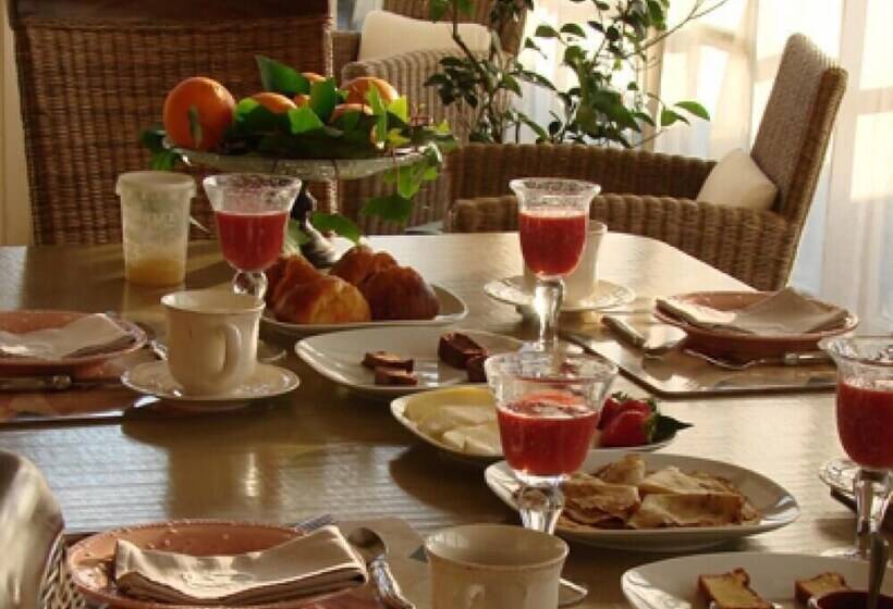 مبيت وإفطار Les Demoiselles De Ladoix