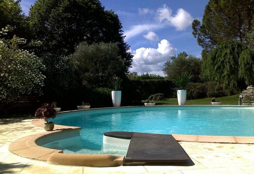 Le Mas De La Treille Bed & Breakfast