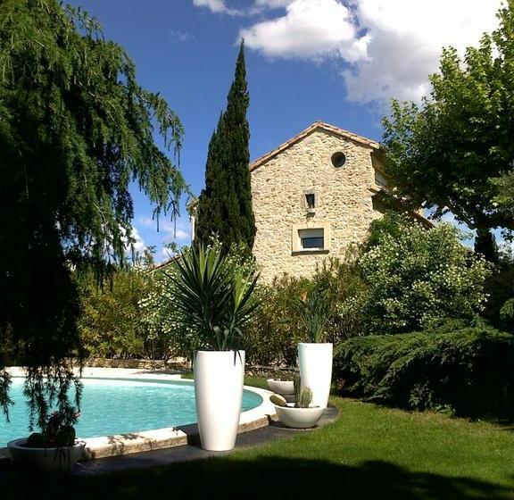 Le Mas De La Treille Bed & Breakfast