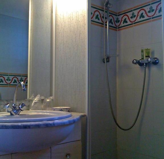 Le Mas De La Treille Bed & Breakfast