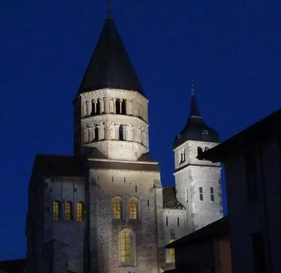هتل De Bourgogne