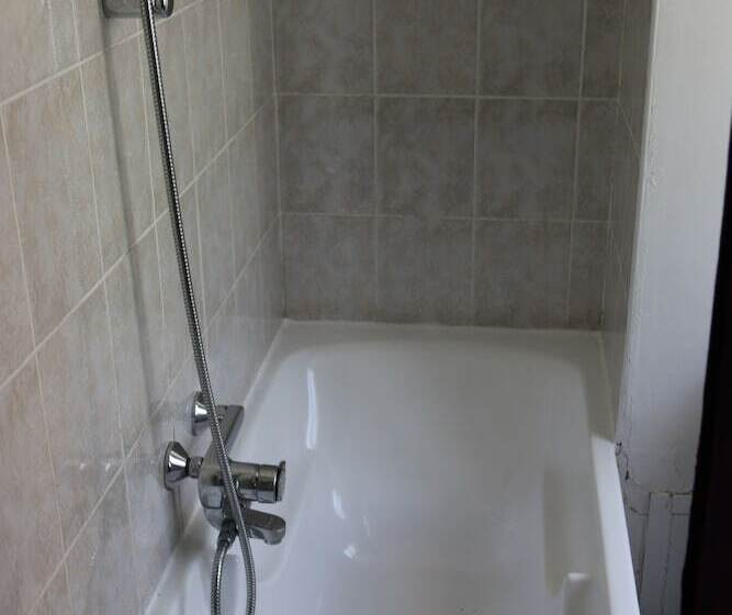 בית מלון כפרי De La Tour