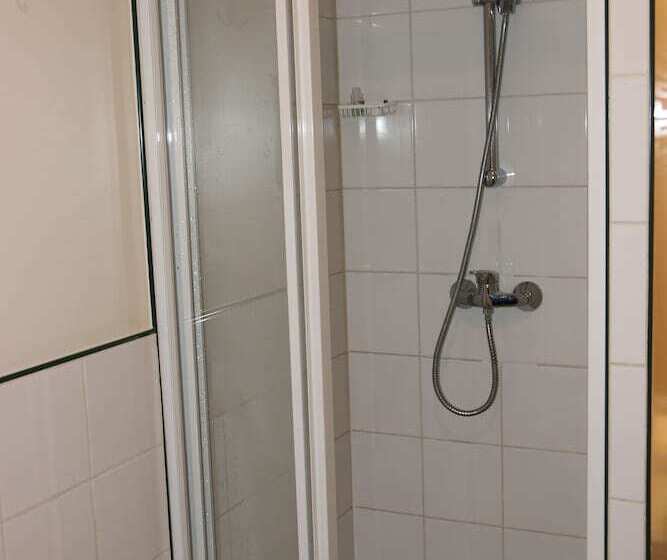 בית מלון כפרי De La Tour