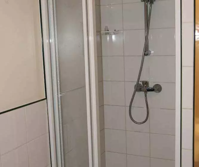 Hotelli De La Tour