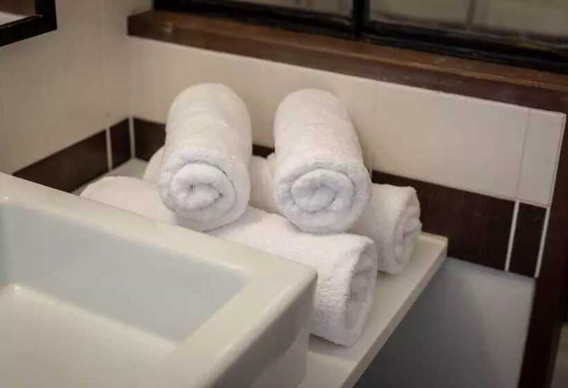 ホテル Domaine De Presle Saumur, The Originals Relais