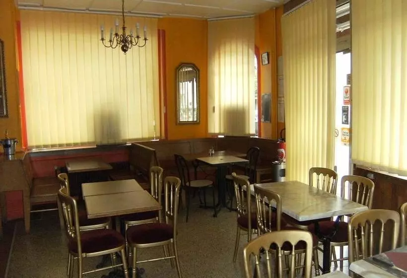 هتل Hôtel D Alsace