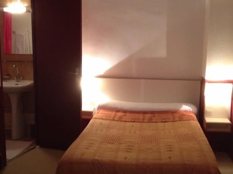 Hotel Hôtel Du Pont Neuf