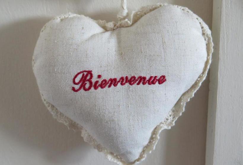 هتل Hôtel La Mayt